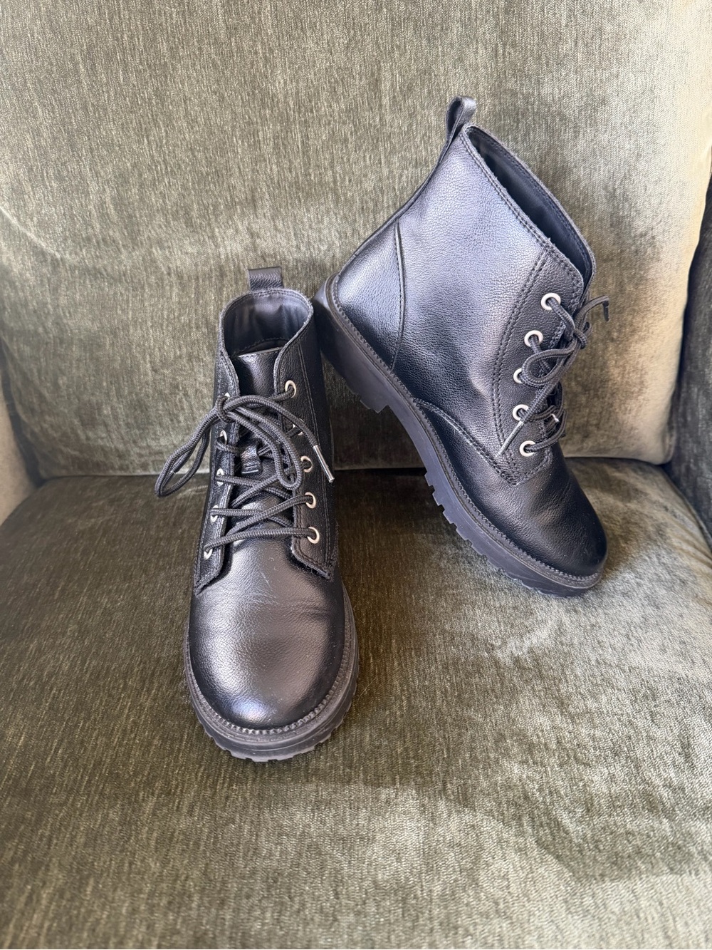 Old Navy Black Lace-Up Women's Ankle Boots